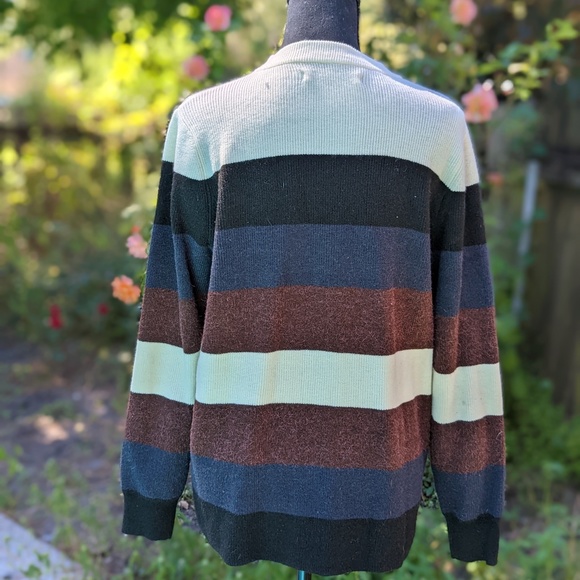 Harper Lane Sweater Size L - Picture 2 of 2